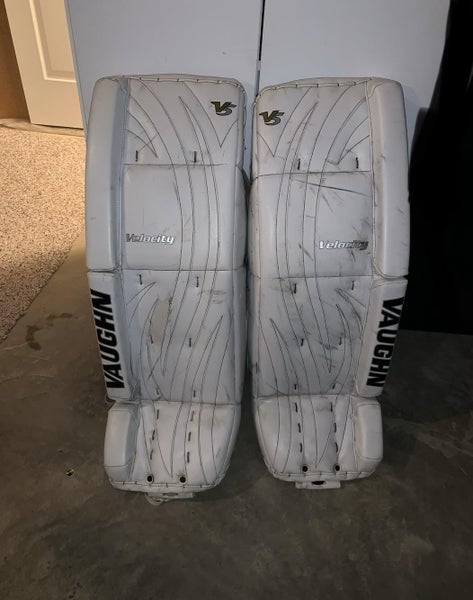 White Senior 33" +1.5Vaughn Velocity V5 Pro Stock Goalie Leg Pads