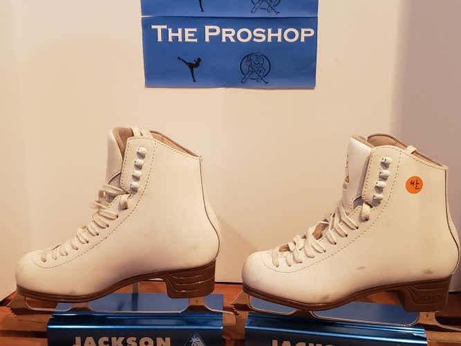 White Jackson Artiste Figure Skates Size 4.5