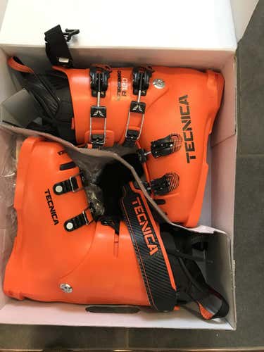 New Unisex Tecnica Racing Ski Boots 120-130 Flex