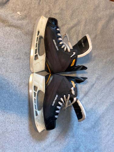 Senior Bauer Supreme 140 D&R (Regular) Size 5 Hockey Skates