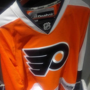 Philly reebok jersey. Sewn crest. Senior L