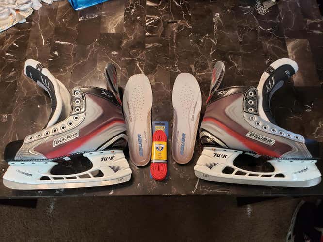 Senior Bauer Vapor X5.0 Hockey Skates EE (Extra Wide) Size 10