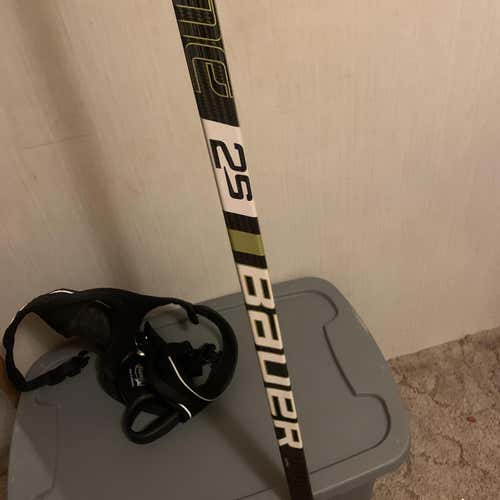 Senior Right Handed Supreme 2s Toe  Hockey Stick