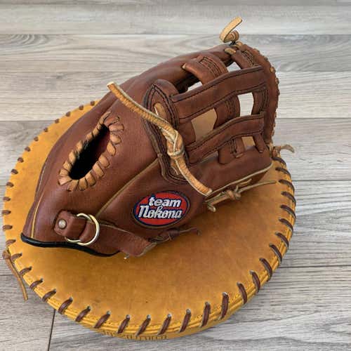 Nokona TN1100 (Team Nokona)11" Baseball Glove