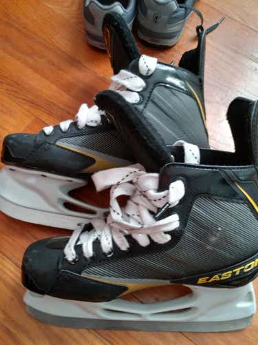 Junior Easton Stealth 65S Hockey Skates D&R (Regular) Size 4.5