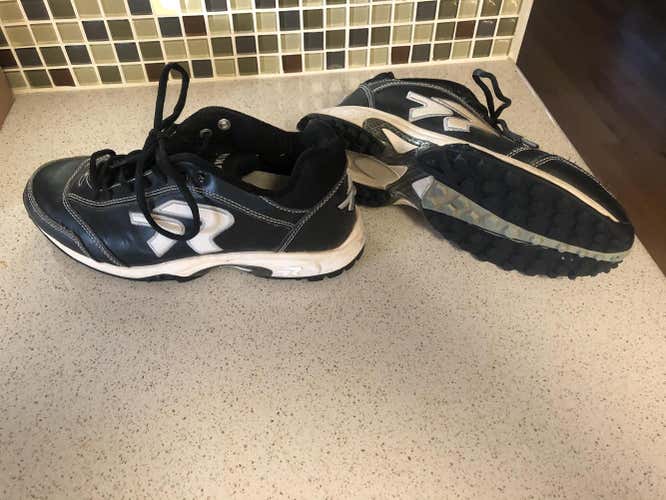 Black Women's 8.0 (Women's 9.0) Turf Cleats