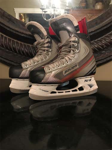 Senior Bauer X4.0 Hockey Skates Size 7.5