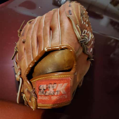 Vintage Brown High School/College SSK Right Handed Outfield DPG-550 Baseball/Softball Glove 12"