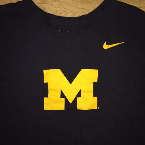 (XXL) New Nike Michigan Wolverines Shirt