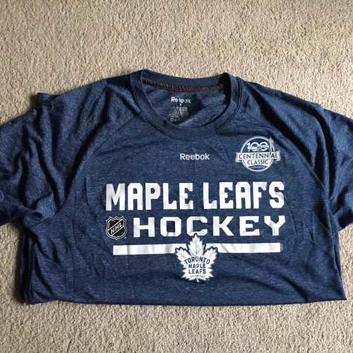 Maple Leafs T Shirt - Large