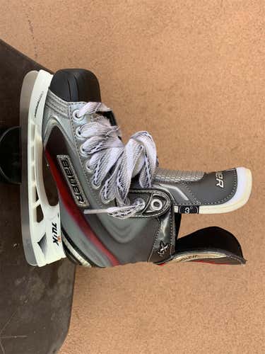 Junior Bauer Vapor X7.0 D&R (Regular) Size 3 Hockey Skates