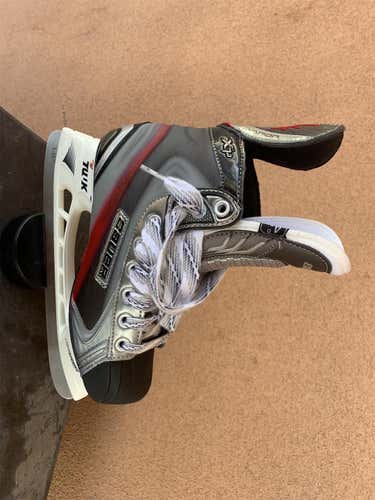 Junior Bauer Vapor X7.0 D&R (Regular) Size 4.5 Hockey Skates