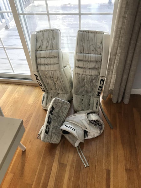White Senior 33"+1 CCM Regular Extreme Flex II Pro Goalie Full Set, glove and blocker are 860
