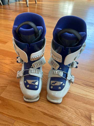 Unisex Nordica Firearrow Team 3 Ski Boots