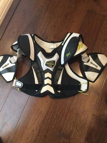 Medium Reebok Shoulder Pads
