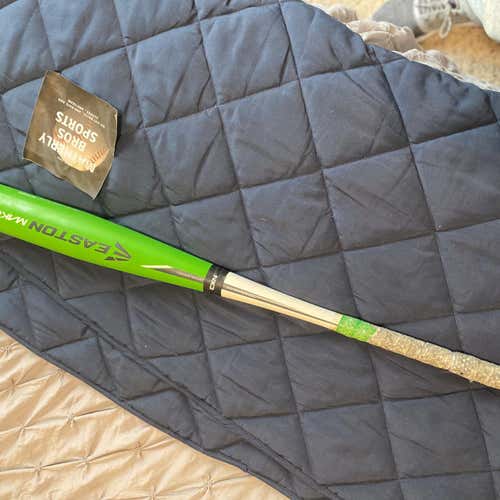 High School/College BBCOR Certified Composite Mako Torq (-3) 30 oz 33" Bat