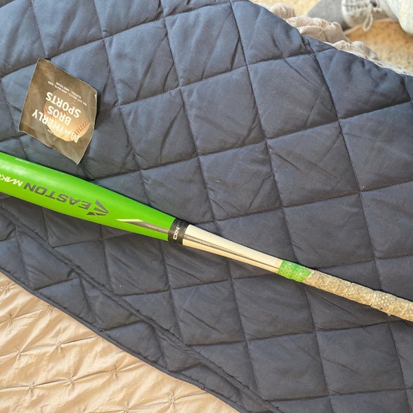 High School/College BBCOR Certified Composite Mako Torq (-3) 30 oz 33" Bat