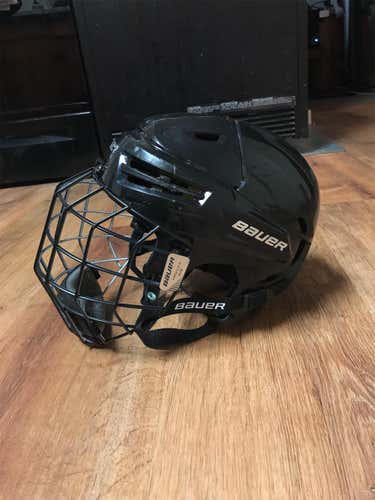 Bauer Re-Akt Senior Medium Helmet W/ Medium Profile II Cage