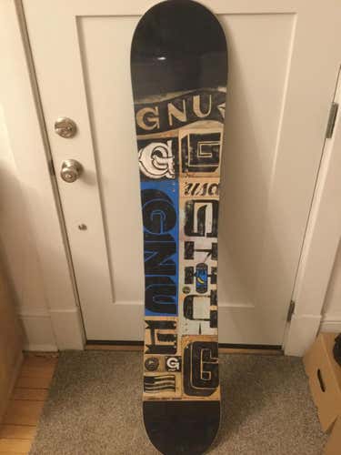 Men's GNU Carbon Credit Snowboard Freestyle Without Bindings Soft Flex True Twin