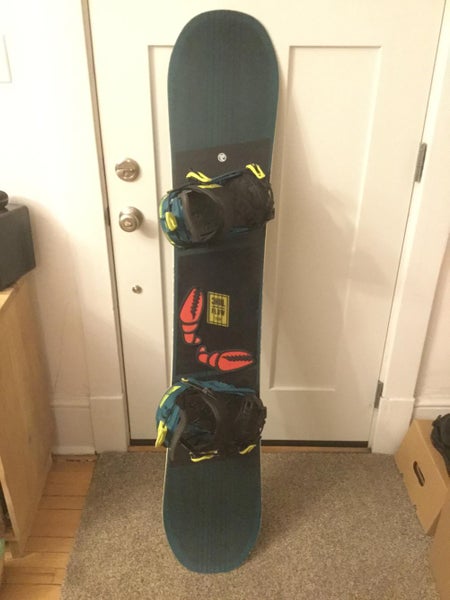 Men's Flow Chill 151 Snowboard Freestyle With Flow Fuse Bindings Soft Flex True Twin