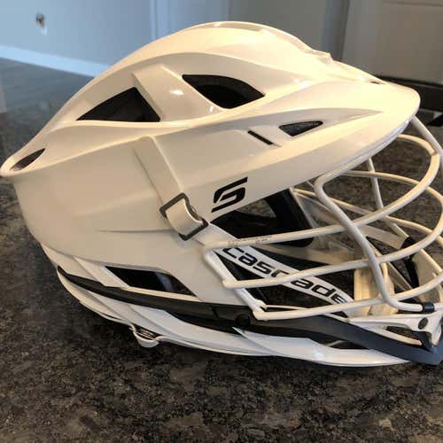 White Adult Player Cascade S Helmet