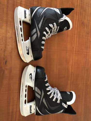 Junior Reebok Hockey Skates D&R (Regular) Size 1