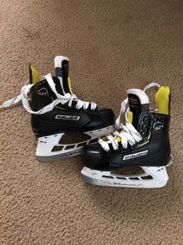 Youth Bauer Supreme S27 D&R (Regular)  Size 10.5 Hockey Skates