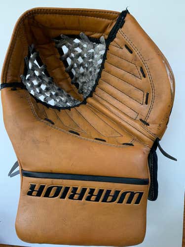 Warrior Ritual GT Catching Glove - Senior - Tan/Black