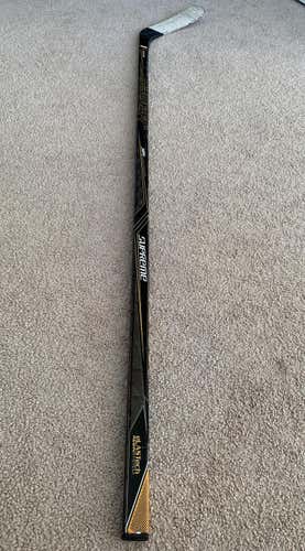 Senior Right Handed Supreme 1S Mid Hockey Stick
