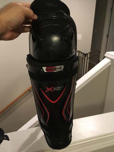 Senior Bauer Vapor X Shift Pro Shin Pads 15"
