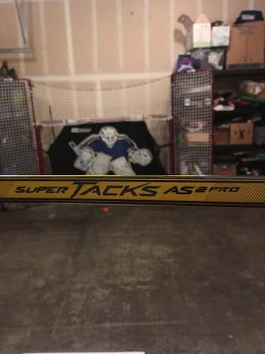 Senior CCM Right Handed Super Tacks AS2 Pro Hockey Stick 75 Flex P29 (Mid-toe)