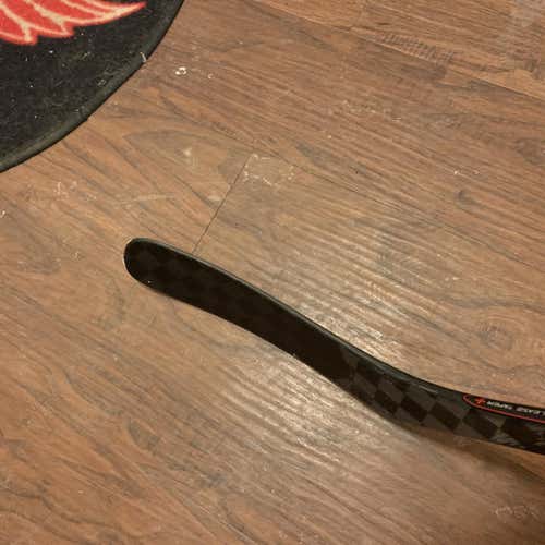 New Right Handed Vapor 1X Lite Hockey Stick (open to trade)