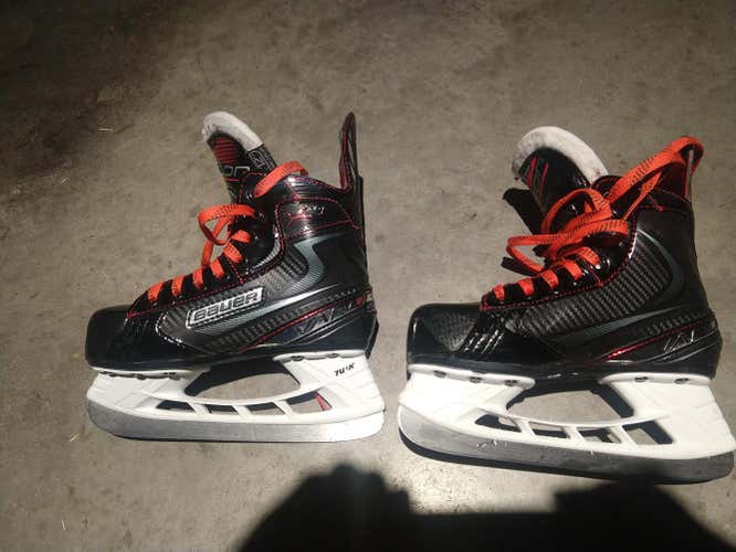 New Youth Bauer Vapor X2.7 Hockey Skates D&R (Regular) Size 12