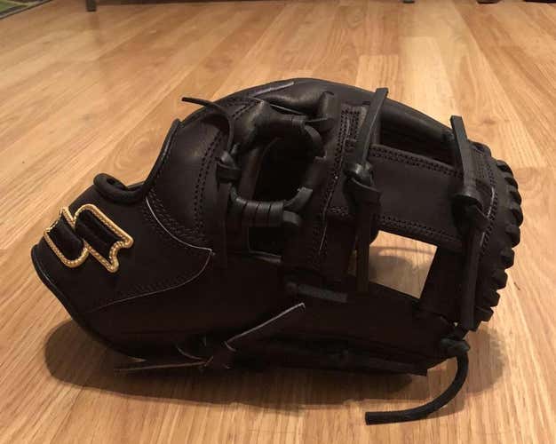 SSK Javier Baez Black Line 11.5"