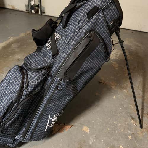 TaylorMade Carry Bag