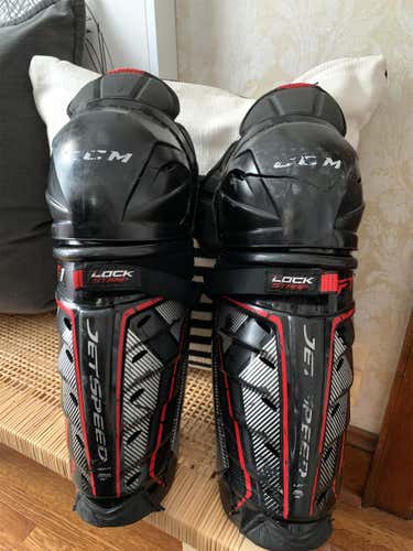 Senior CCM JetSpeed FT1  Shin Pads