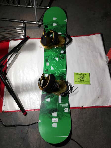 burton deja vu flying v snowboard 2013 Burton Deja Vu 2012-2018 Womens Snowboard Review