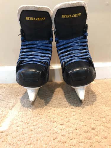 Youth Bauer Supreme 140 Size 6 Hockey Skates