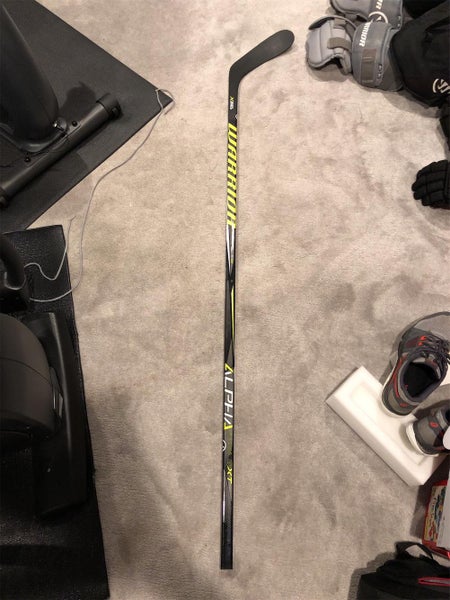 Senior Right Handed Alpha QXT Toe Hockey Stick