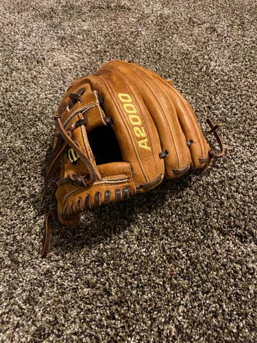 Brown High School/College Infield A2000 11.5" Baseball Glove