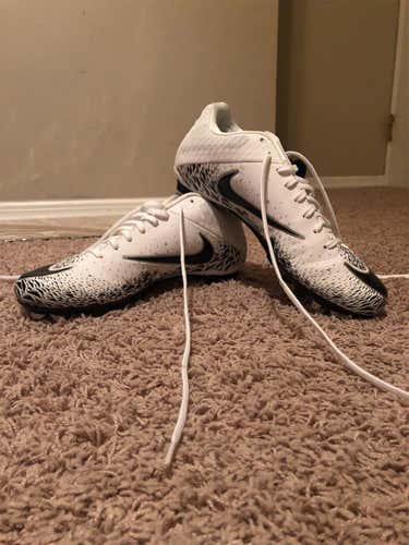 Nike Men’s White Molded Cleats