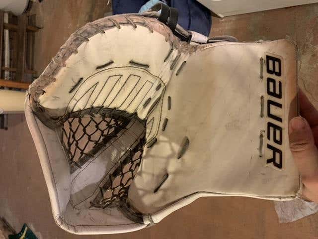 Bauer 1S Goalie Glove