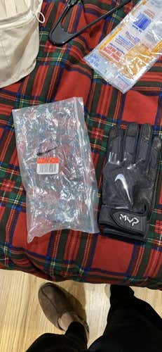 Black New Large Nike MVP Batting Gloves