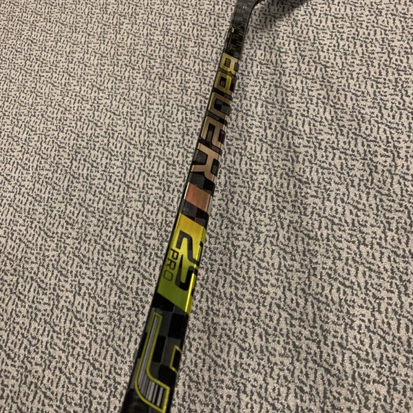 Senior Right Handed Supreme 2S Pro Mid Pro Stock Hockey Stick