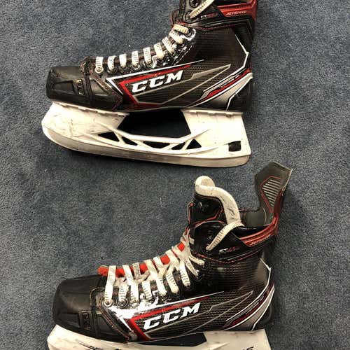 Senior CCM JetSpeed FT490 D&R (Regular)  Size 9 Hockey Skates