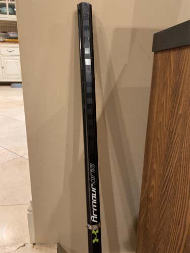 8/10 UA Grip | 3 Small Scratched At Top