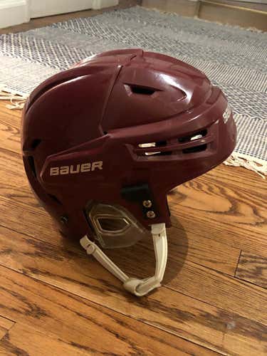 UMass Amherst Maroon Small Bauer Re-Akt Helmet