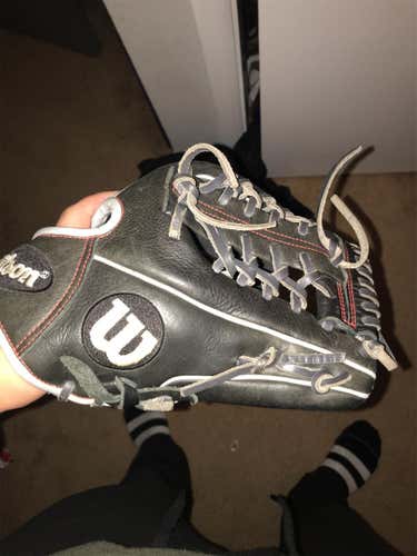 Black High School/College A1000 Baseball Glove 11.5"