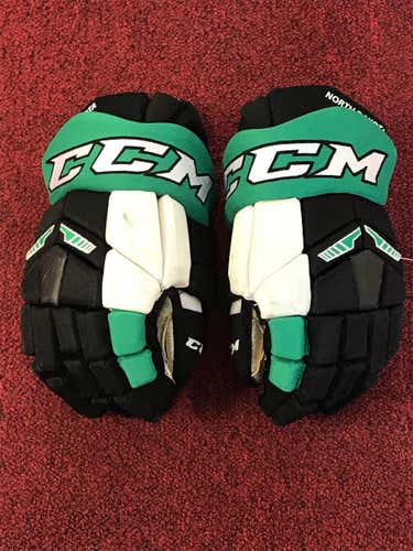 University Of North Dakota CCM HGTK Gloves Size 14 Pro Stock Item#UNDG21