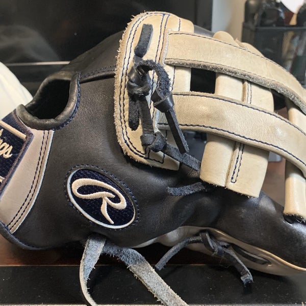 Right Handed Heart of the Hide 11.75" Baseball Glove
